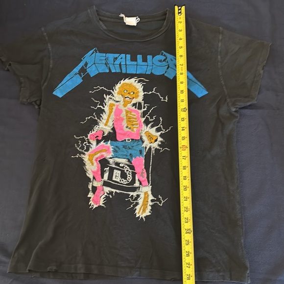 Black Short Sleeve Tee with Graphic Design - Picture 3 of 8